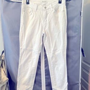 JUDY BLUE 🤍 White Jeans with Textured Fabric